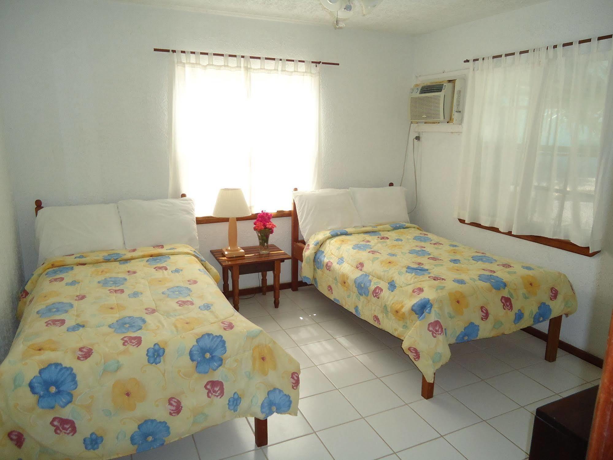 Exotic Caye Beach Resort San Pedro  Exteriér fotografie